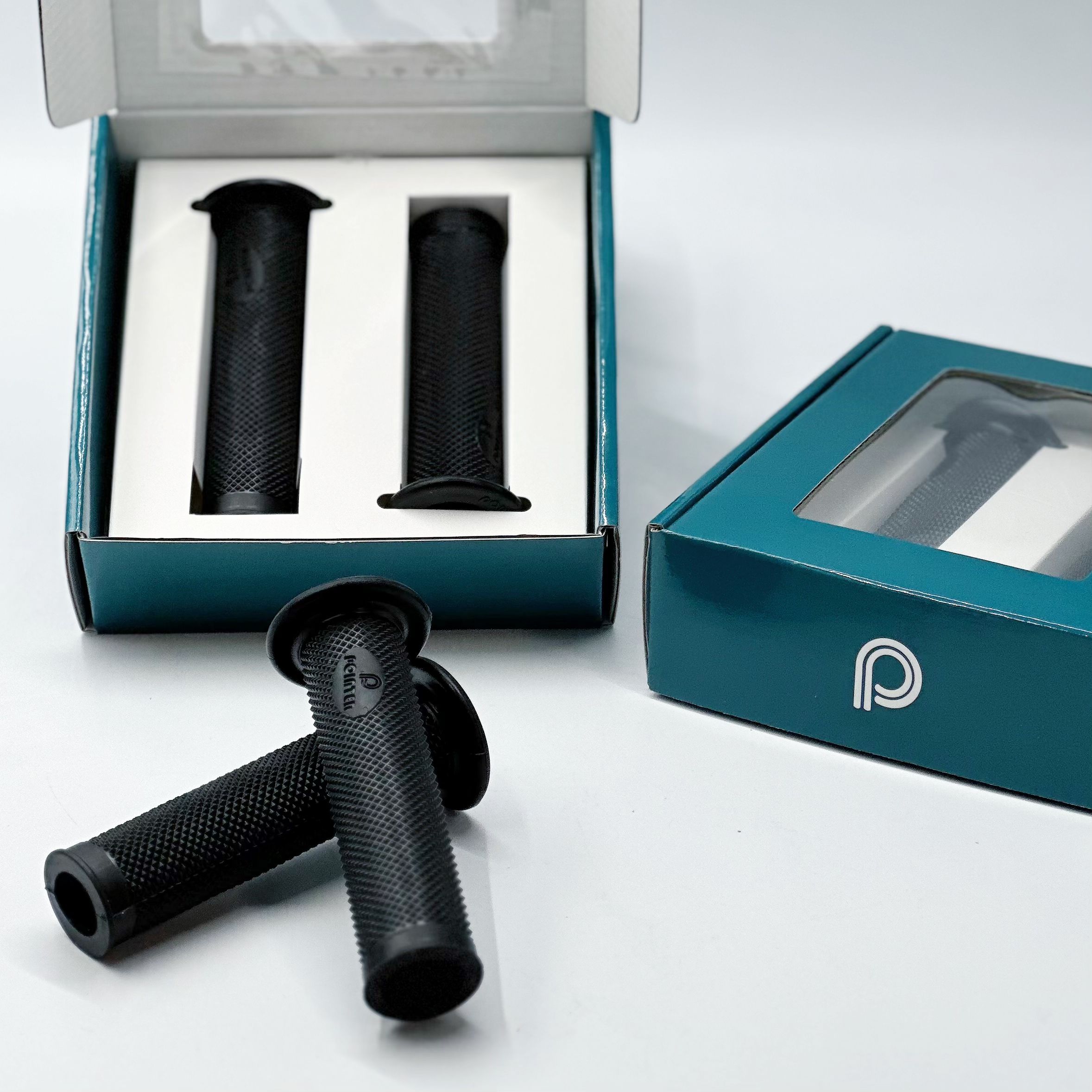 Pointer Racing Handlebar Grips - gallery image 2